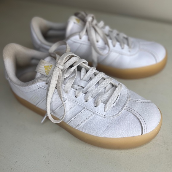 Adidas VL Court 3.0 Sneakers Women’s Size 7.5 White Gum Sole Casual Shoes - Picture 2 of 9